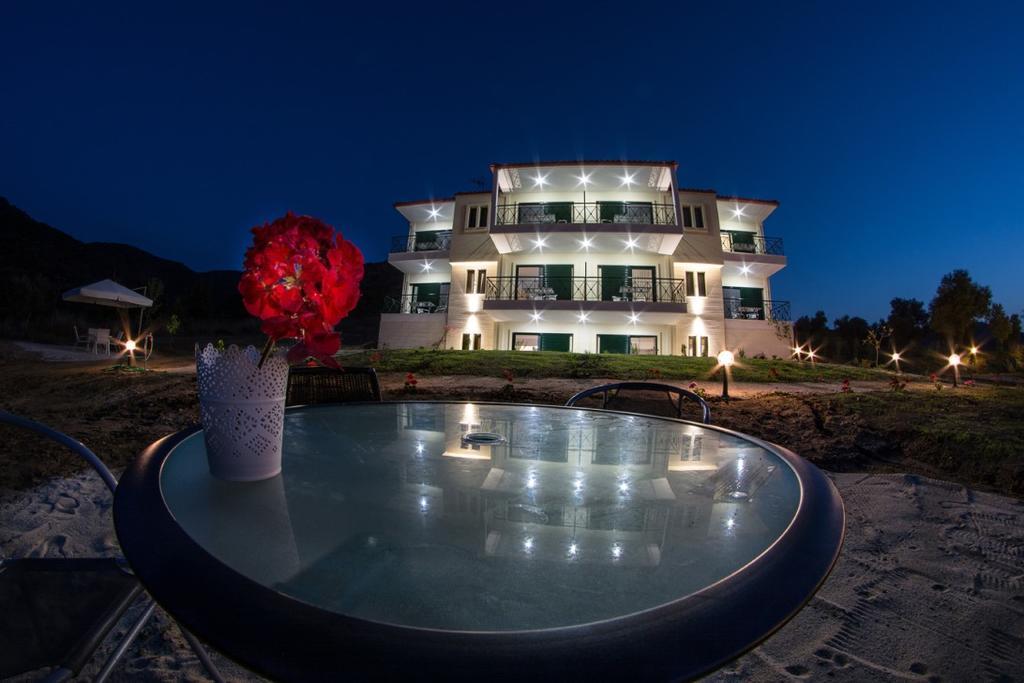 Platania House Apartment ซาร์ตี ภายนอก รูปภาพ