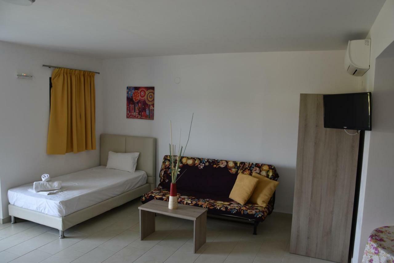 Platania House Apartment ซาร์ตี ภายนอก รูปภาพ